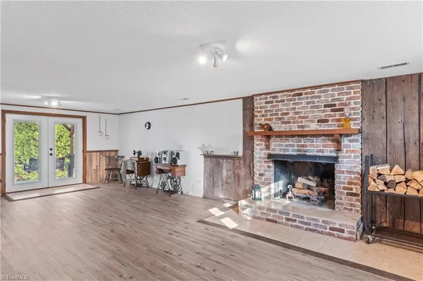 $419,500 | 1395 Glen Oaks Road, Clemmons, NC 27012