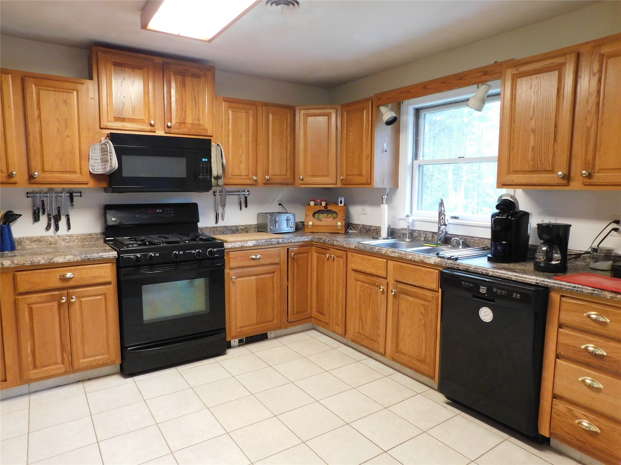 531 Conklin Hill Road Chenango Forks, NY 13746 - Photo 4 of 31
