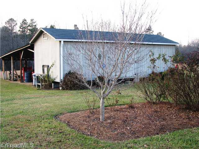 286 Crousetown Road Lexington, NC 27292 - Photo 2 of 16 Workshop.