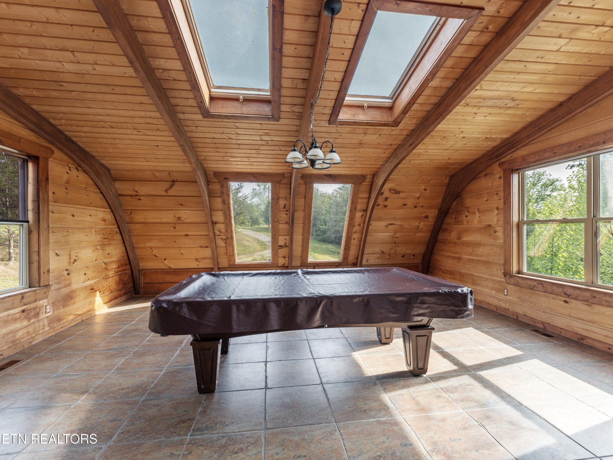 155 George Thomas Road Vonore, TN 37885 - Photo 19 of 51 a room with table and window