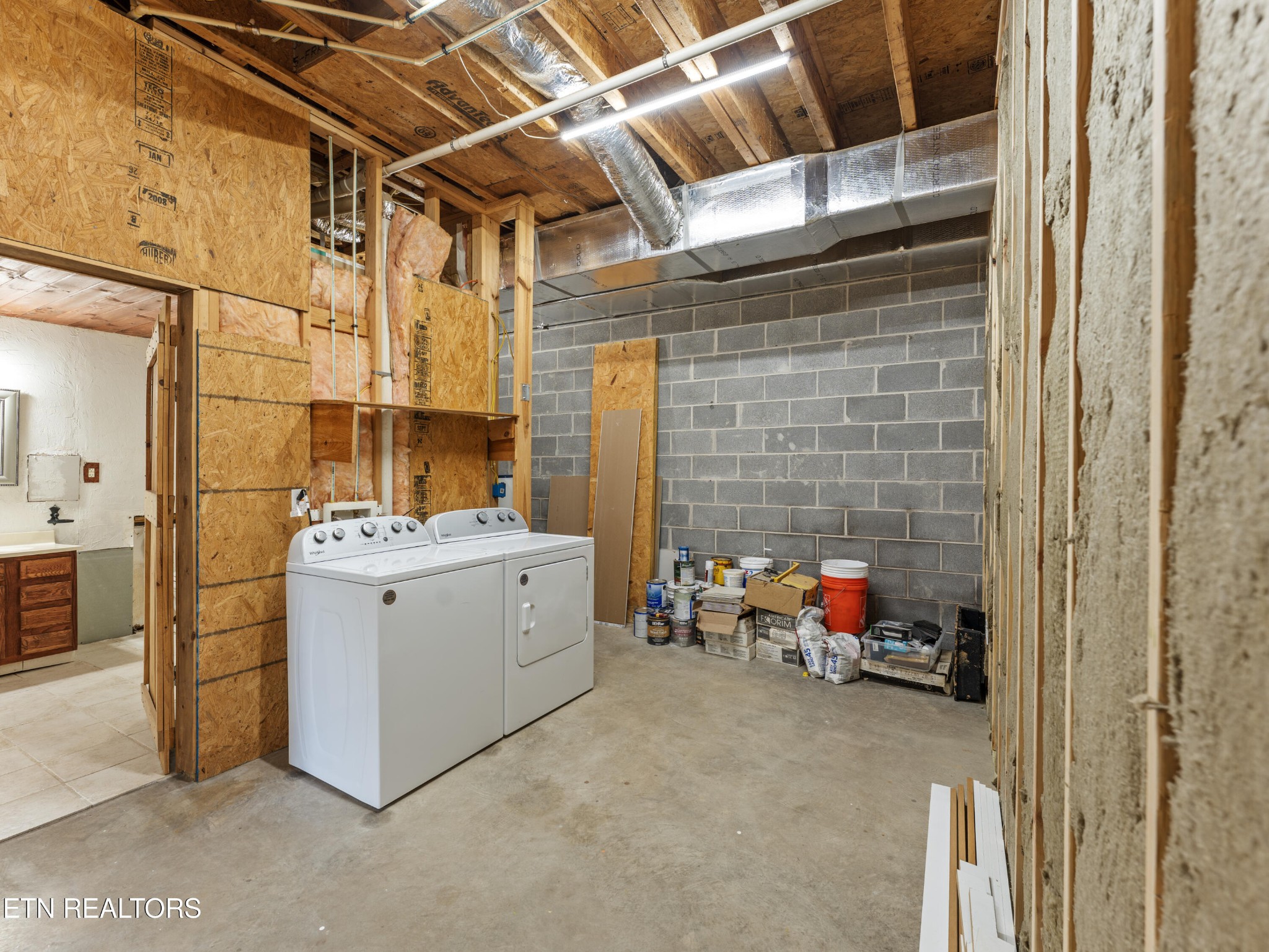 155 George Thomas Road Vonore, TN 37885 - Photo 44 of 51 a utility room with dryer and washer