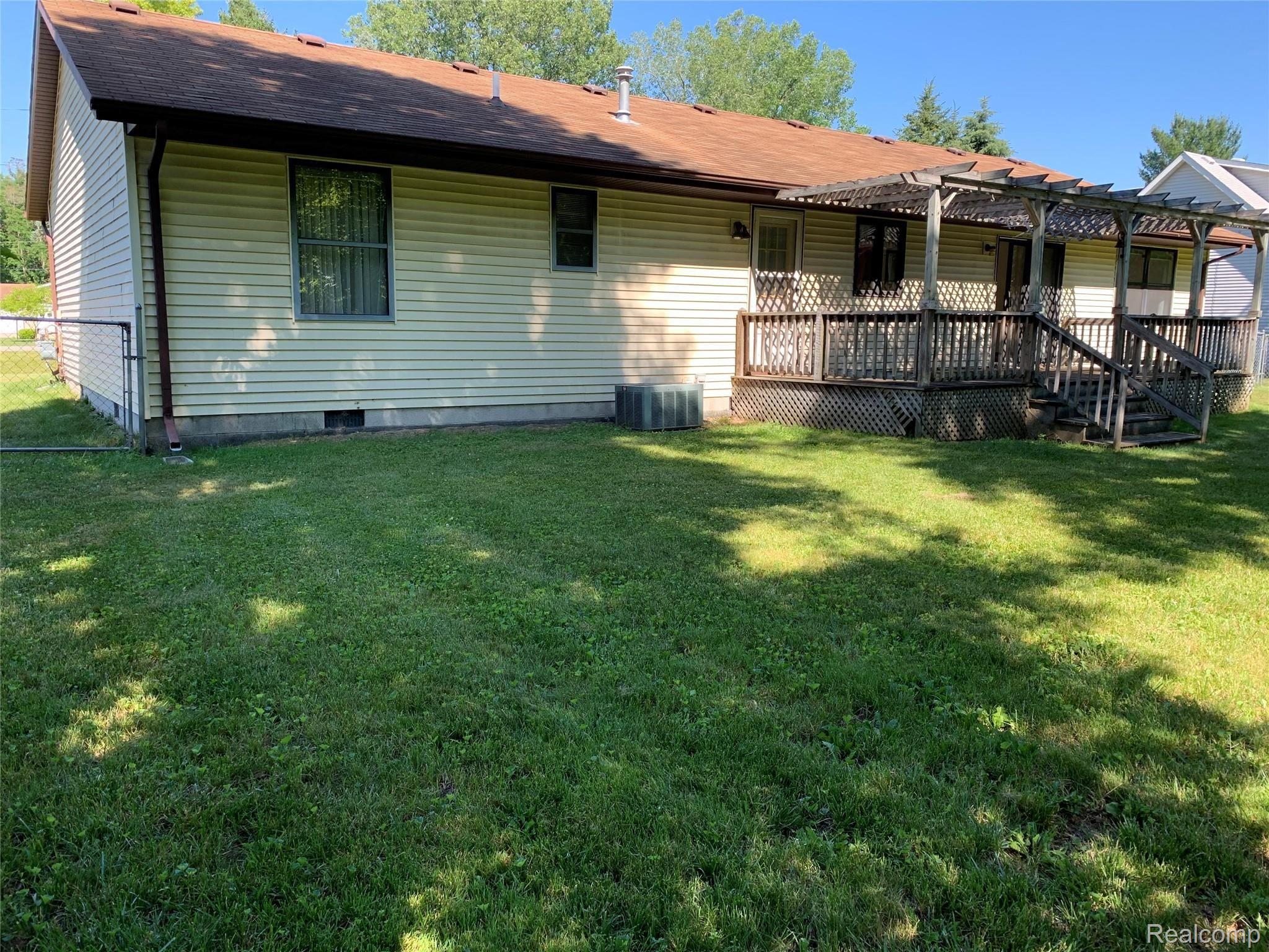 2930 Michigan Road Port Huron, MI 48060 - Photo 3 of 28 IMG-1632.jpg