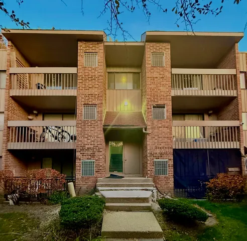 $1,800 | 1498 East Ports O Call Drive, Unit 2S, Palatine, IL 60074