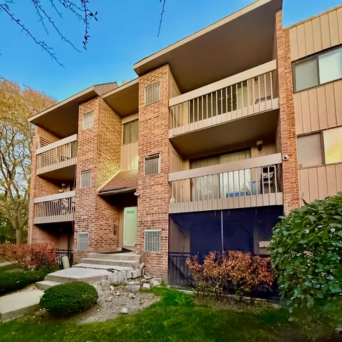 $1,800 | 1498 East Ports O Call Drive, Unit 2S, Palatine, IL 60074