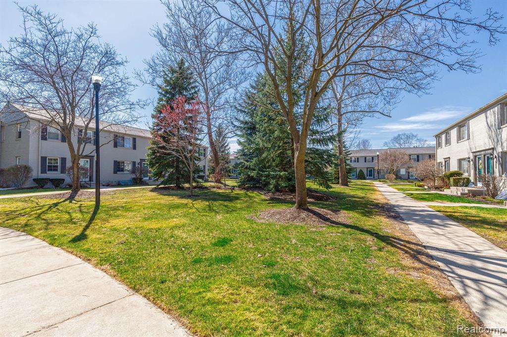 1626 Graefield Road Birmingham, MI 48009 - Photo 22 of 24