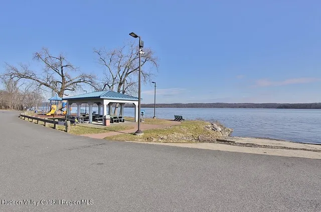 $1,950 | 87 Delaware Street, Glasco, NY 12432