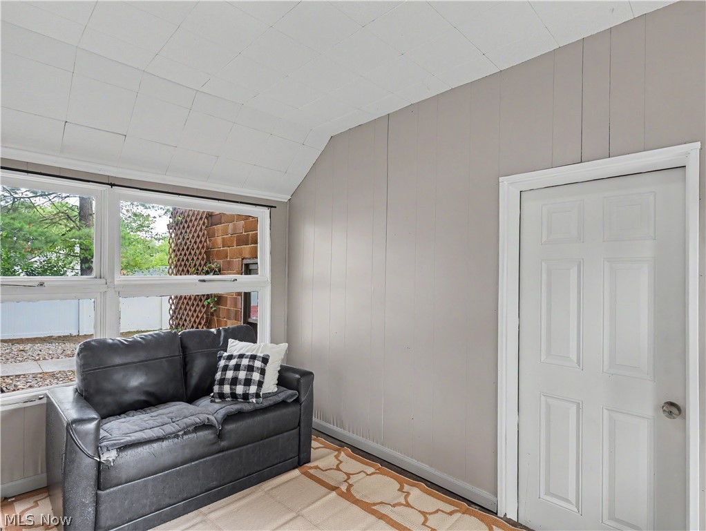 6209 Columbus Road Northeast Louisville, OH 44641 - Photo 24 of 39