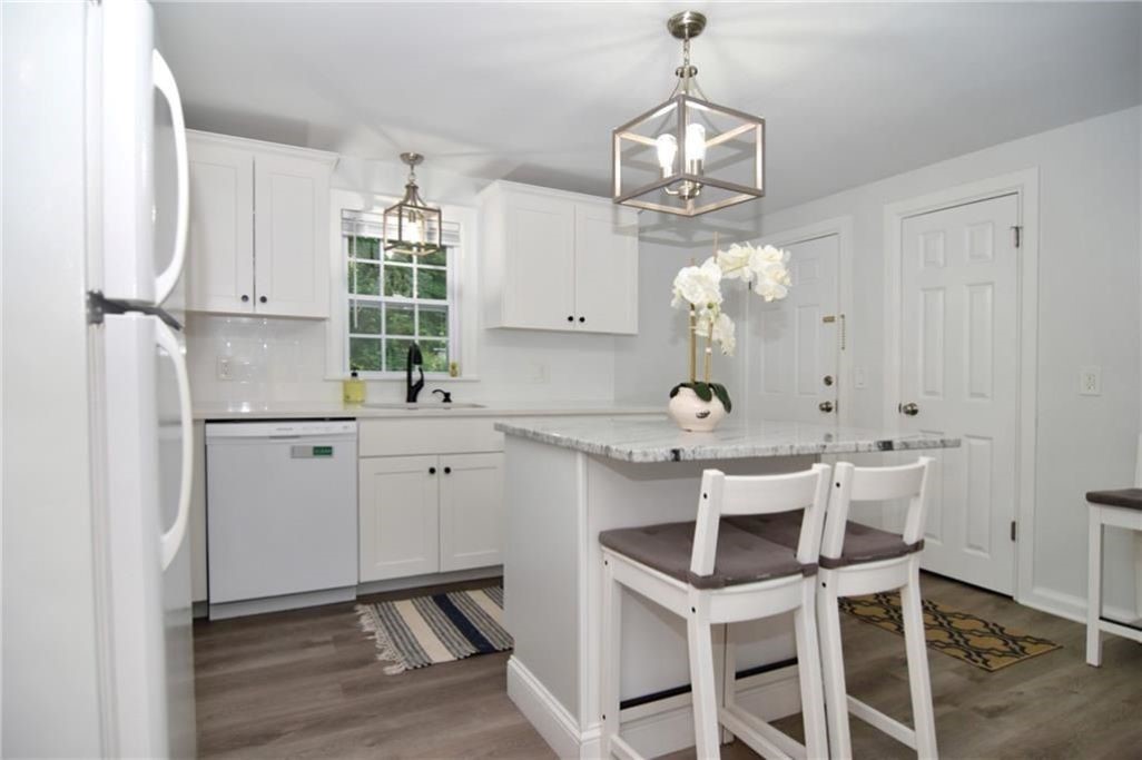 194 South Pier Road Narragansett, RI 02882 - Photo 8 of 30