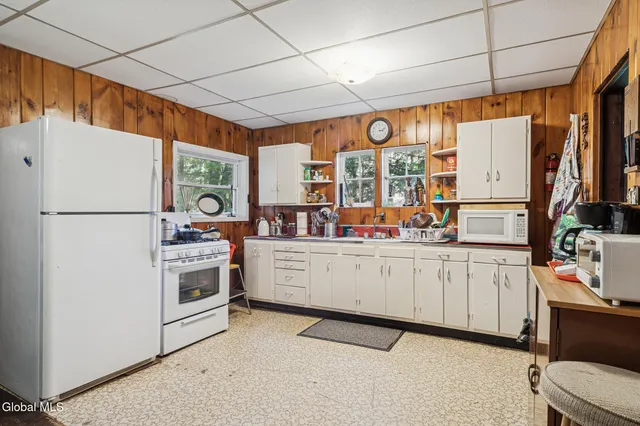 $185,000 | 243 Brooky Hollow Road, Middleburgh, NY 12122