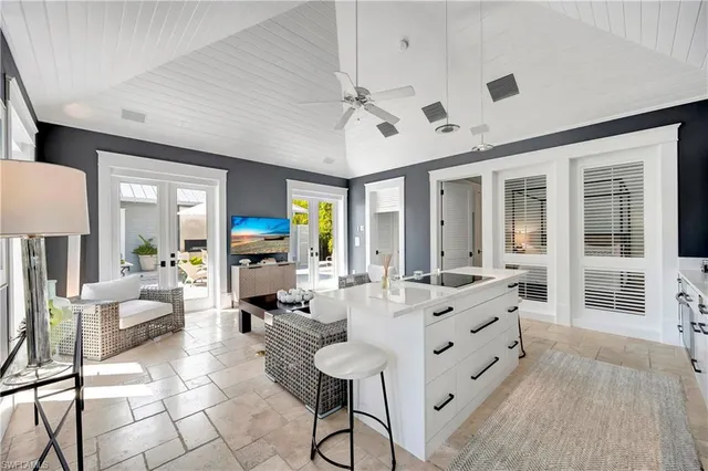 $30,000 | 1375 Gordon Drive, Naples, FL 34102