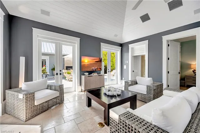 $30,000 | 1375 Gordon Drive, Naples, FL 34102