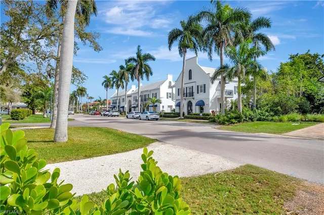 $30,000 | 1375 Gordon Drive, Naples, FL 34102