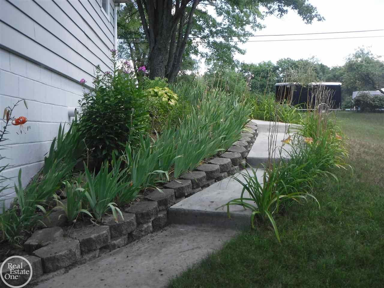 4585 Rattek Road Clarkston, MI 48346 - Photo 37 of 41