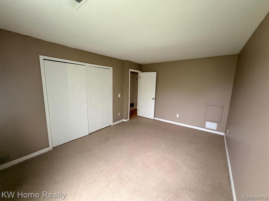 32005 West 12 Mile Road, Unit 204 Farmington, MI 48334 - Photo 7 of 13
