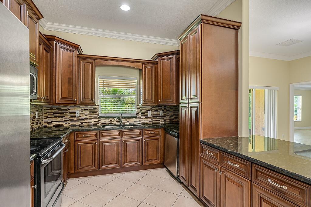 2942 Southeast Bella Road Port St. Lucie, FL 34984 - Photo 11 of 25 2942-SE-Bella-Rd-020-1024