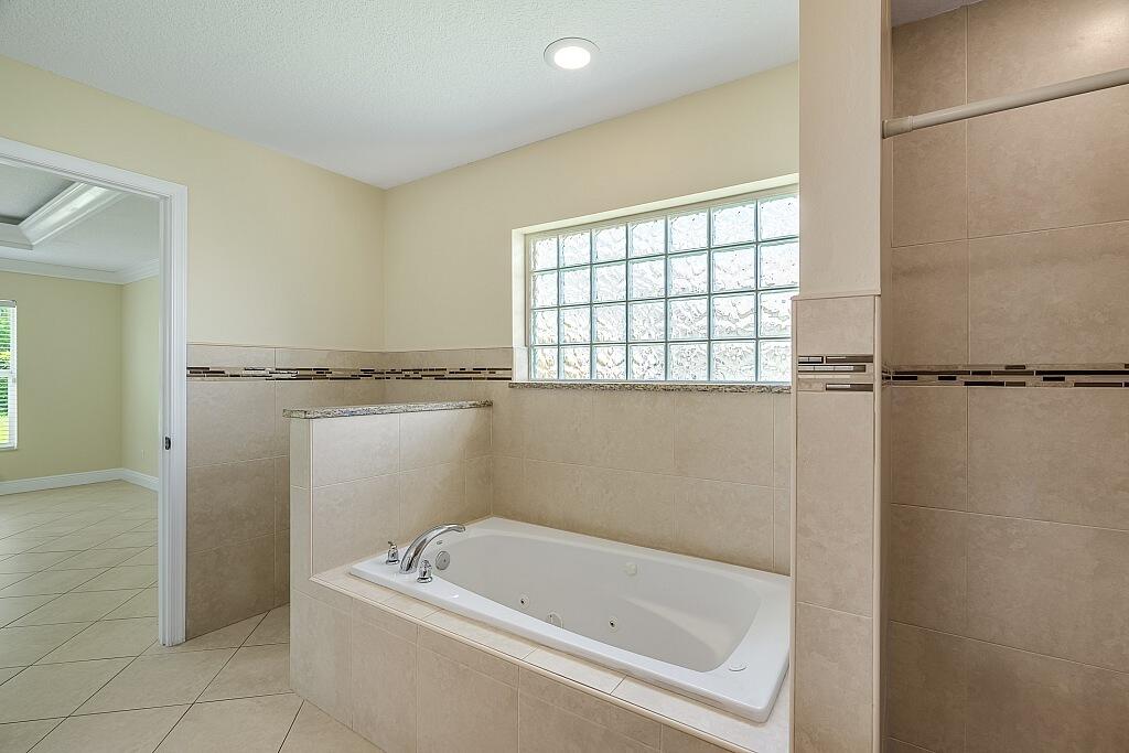 2942 Southeast Bella Road Port St. Lucie, FL 34984 - Photo 17 of 25 2942-SE-Bella-Rd-033-1024