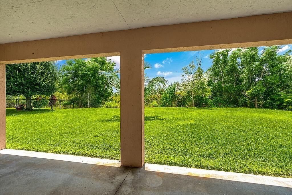 2942 Southeast Bella Road Port St. Lucie, FL 34984 - Photo 23 of 25 2942-SE-Bella-Rd-043-1024