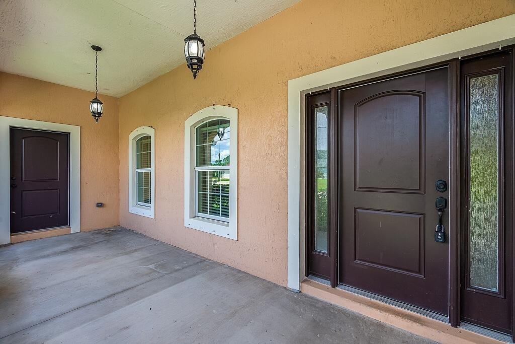2942 Southeast Bella Road Port St. Lucie, FL 34984 - Photo 4 of 25 2942-SE-Bella-Rd-012-1024