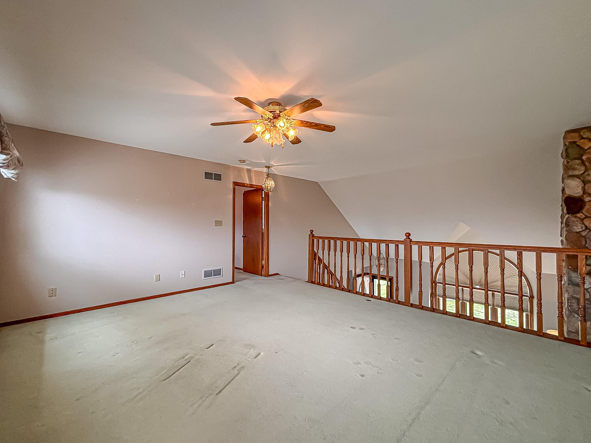 7236 South Hillendale Drive Franklin, WI 53132 - Photo 15 of 38 Loft