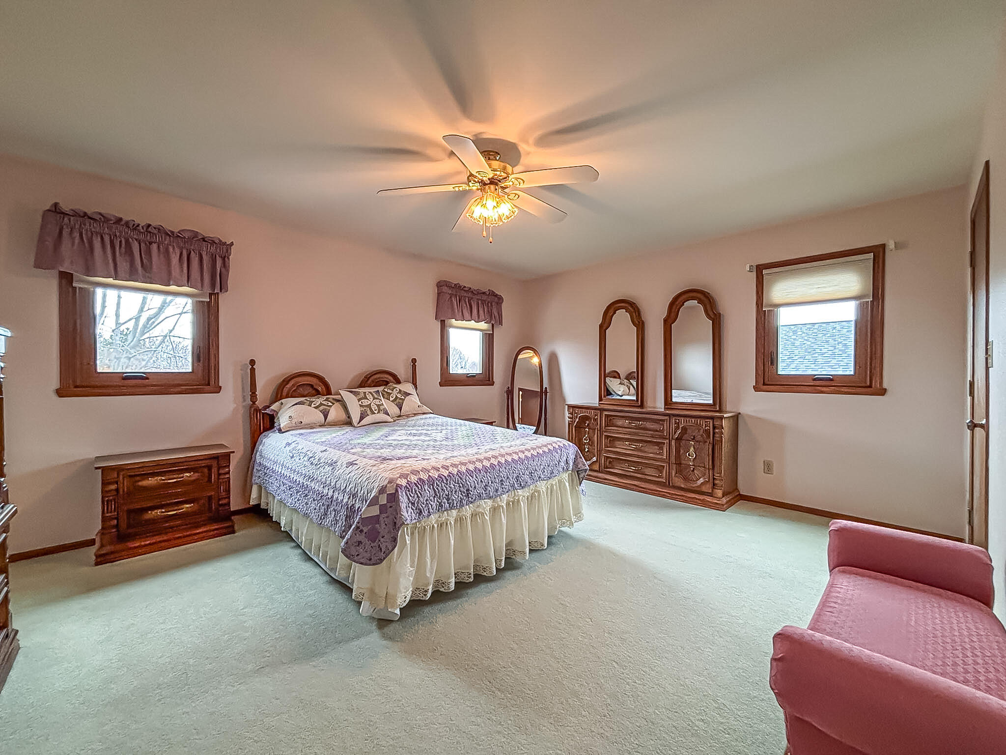 7236 South Hillendale Drive Franklin, WI 53132 - Photo 16 of 38 Primary Bedroom