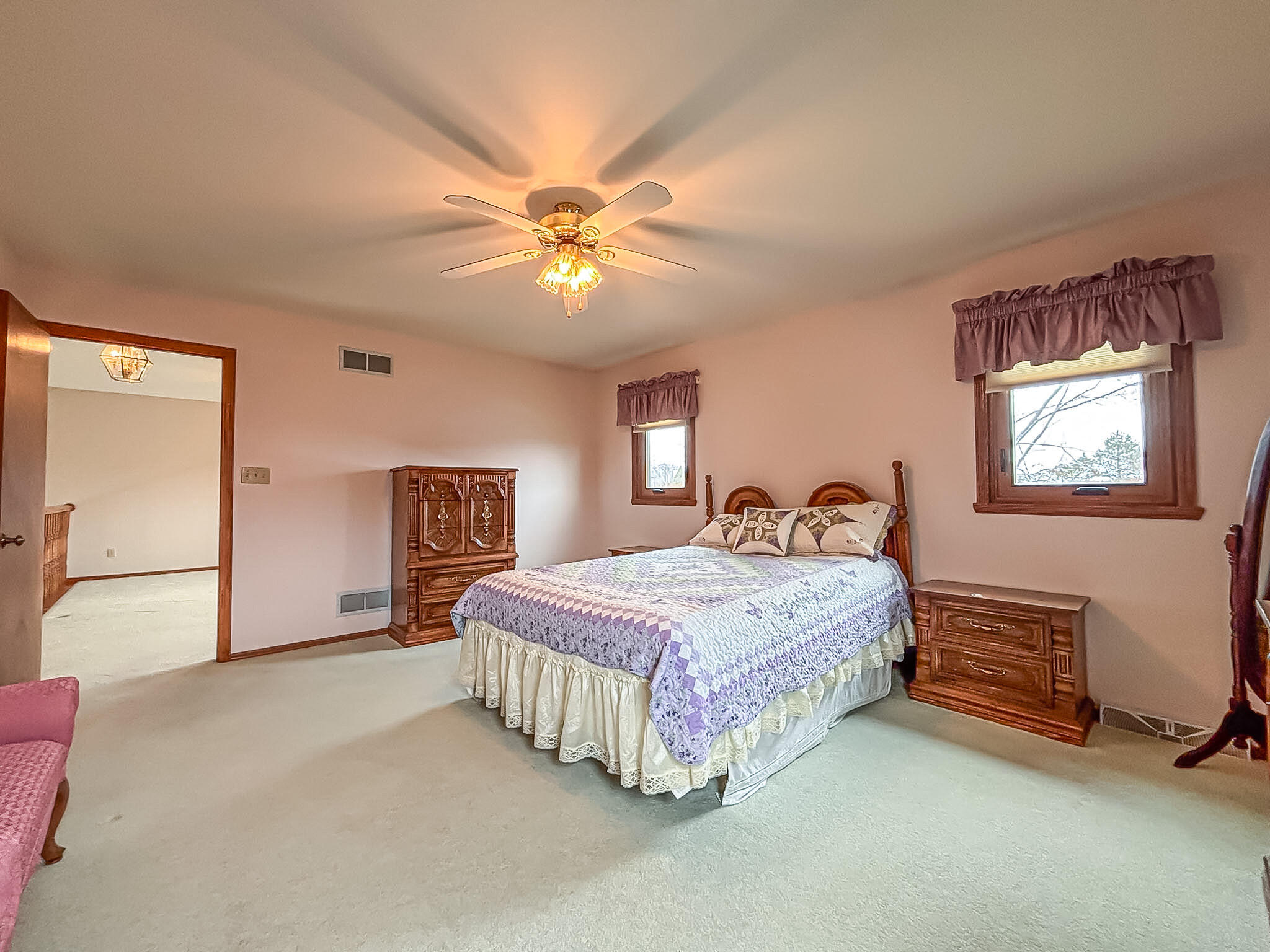 7236 South Hillendale Drive Franklin, WI 53132 - Photo 17 of 38 Primary Bedroom