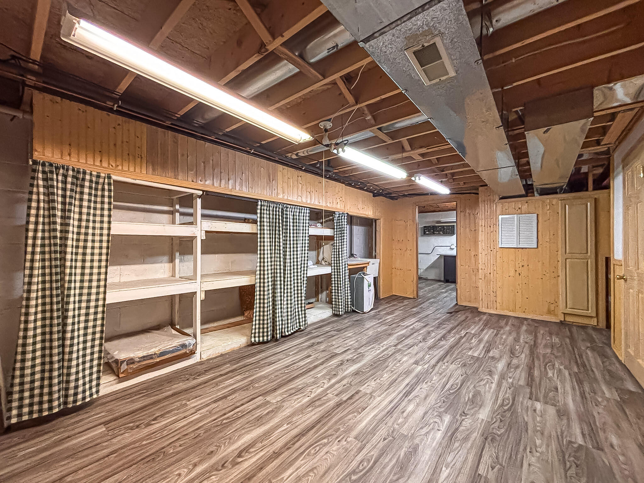 7236 South Hillendale Drive Franklin, WI 53132 - Photo 28 of 38 Storage