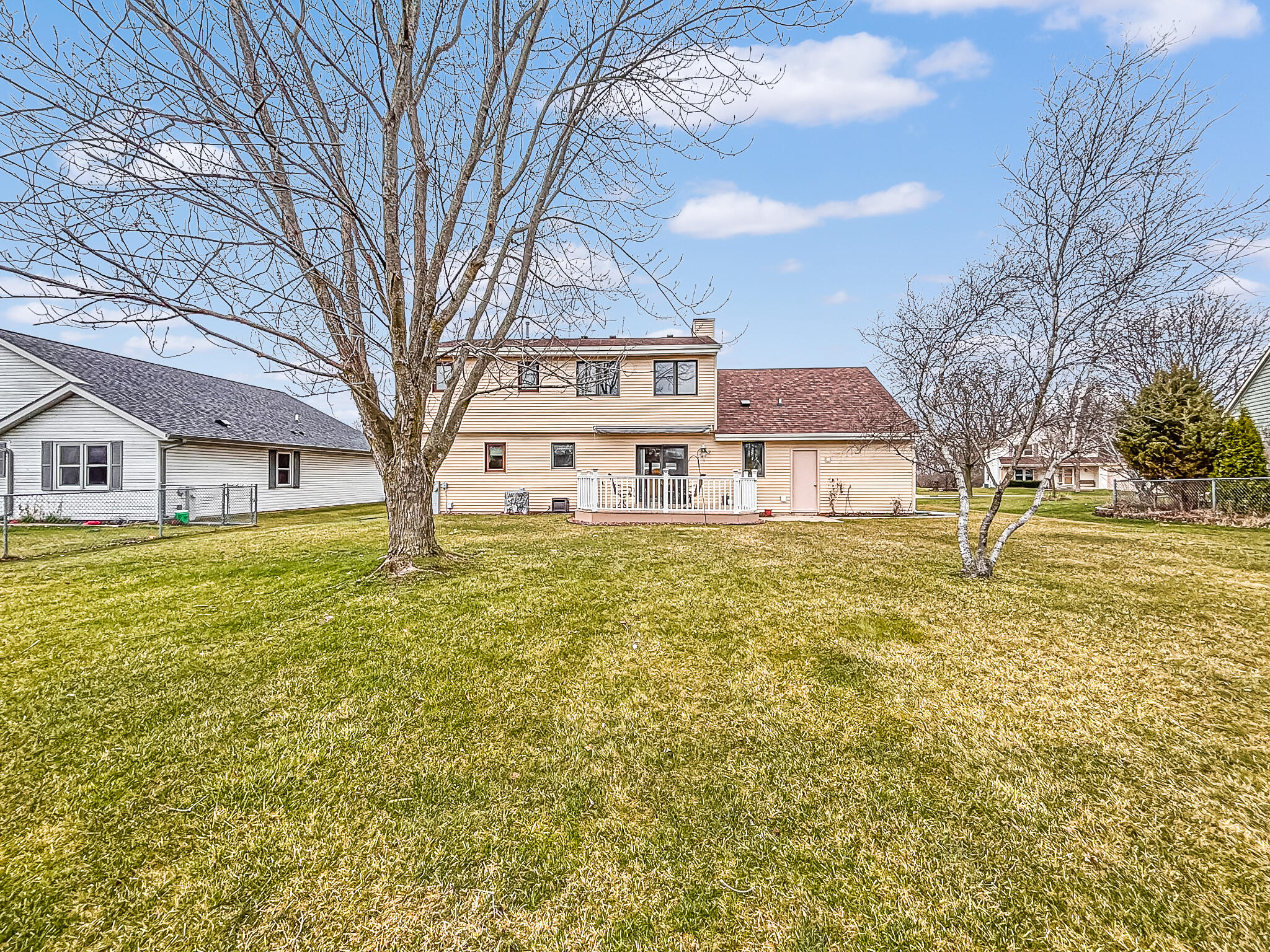 7236 South Hillendale Drive Franklin, WI 53132 - Photo 33 of 38 Large Backyard