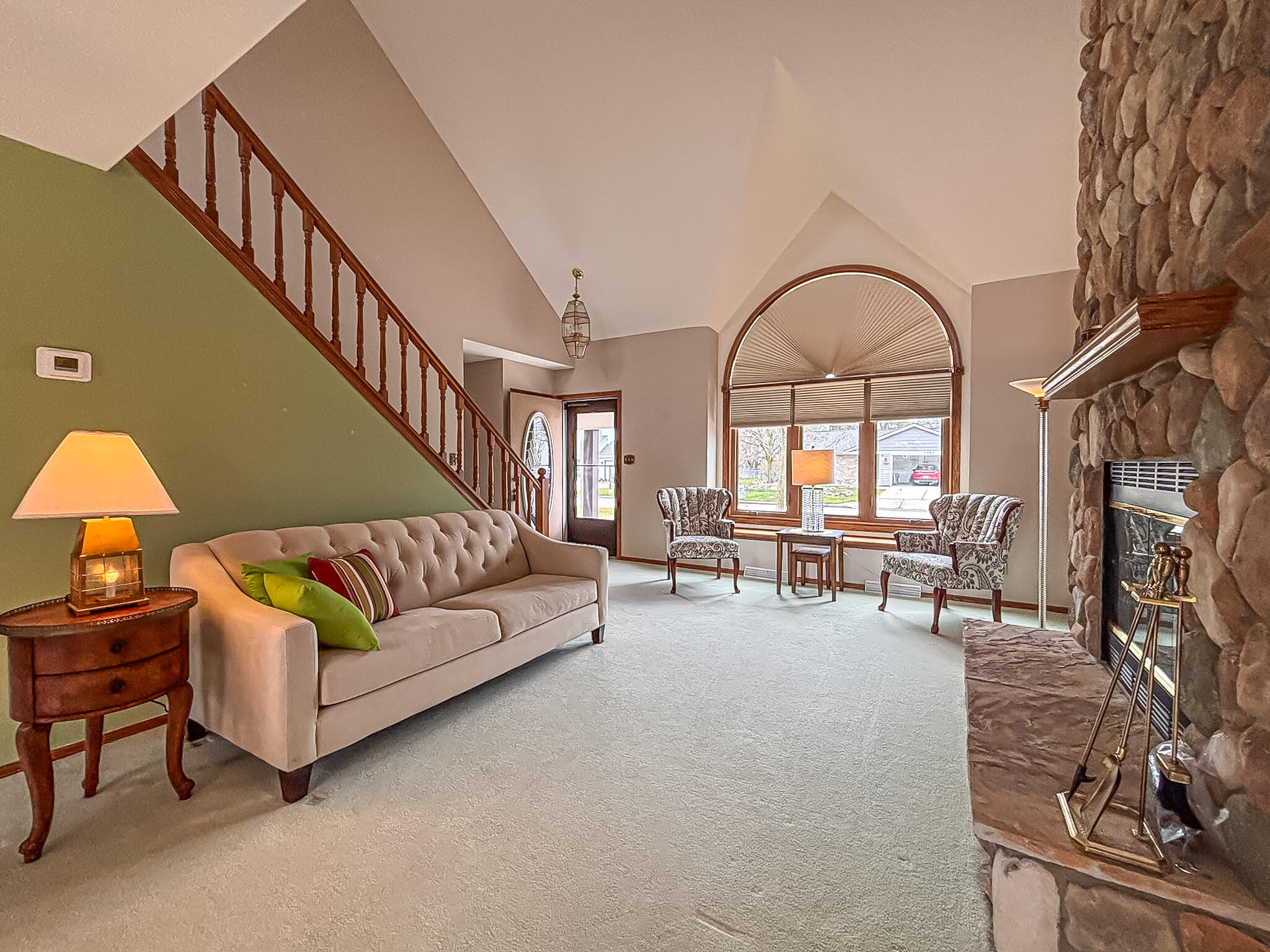 7236 South Hillendale Drive Franklin, WI 53132 - Photo 5 of 38 Great room