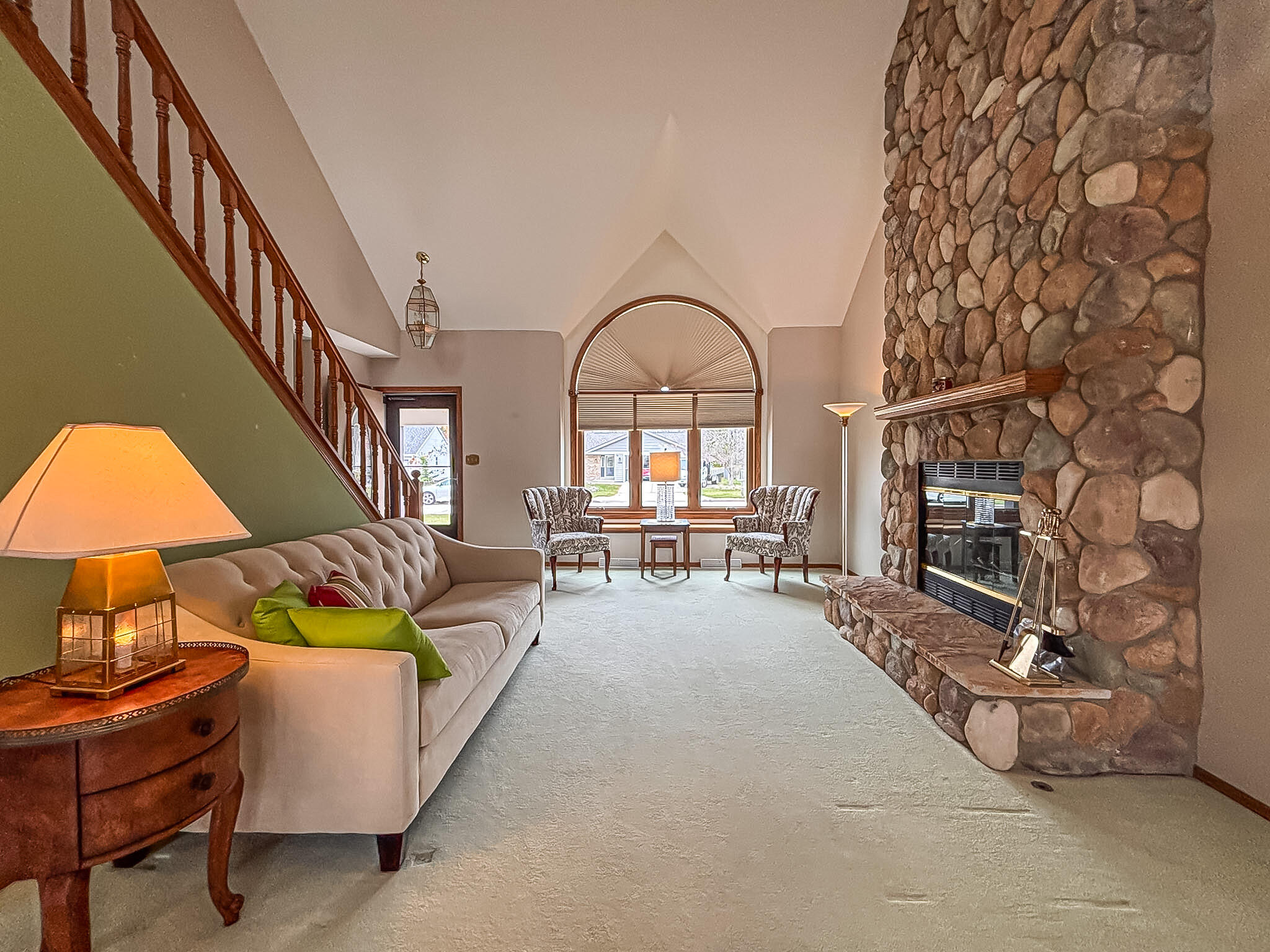 7236 South Hillendale Drive Franklin, WI 53132 - Photo 7 of 38 Great room