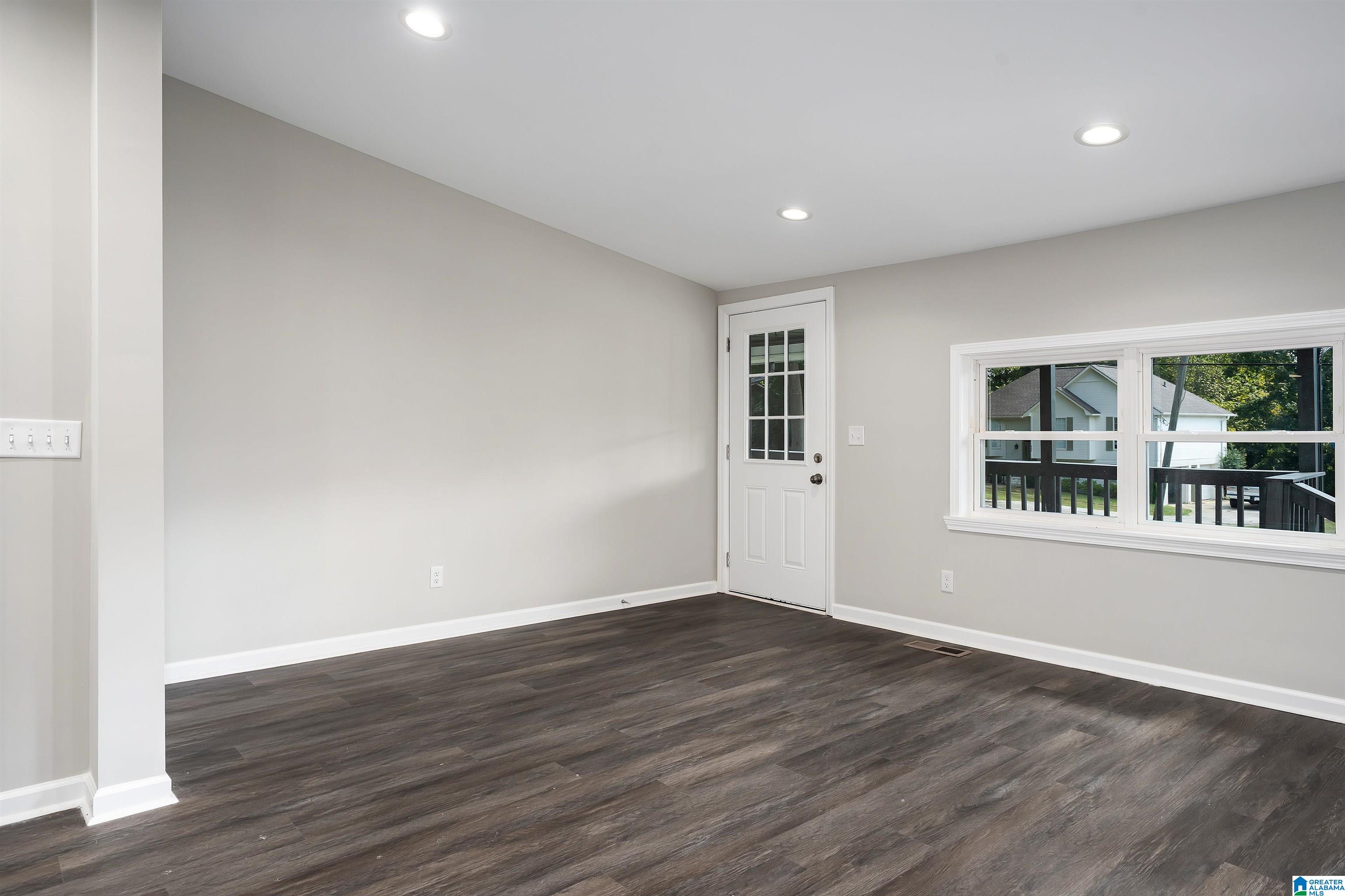 936 Pineview Road Birmingham, AL 35210 - Photo 5 of 24
