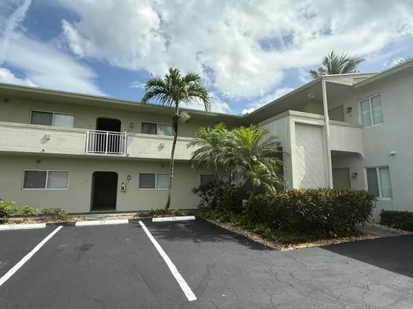 $1,795 | 578 Northeast 20th Street, Unit 10E, Wilton Manors, FL 33305