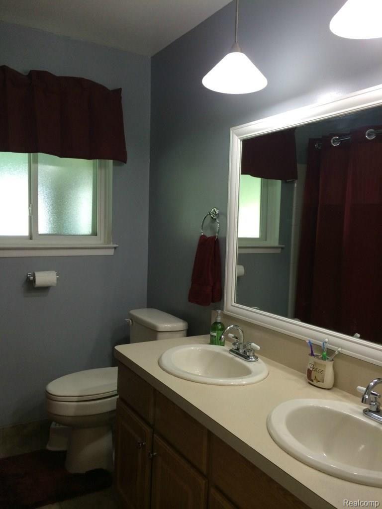430 Merrimac Road Canton, MI 48188 - Photo 13 of 16 30.jpg