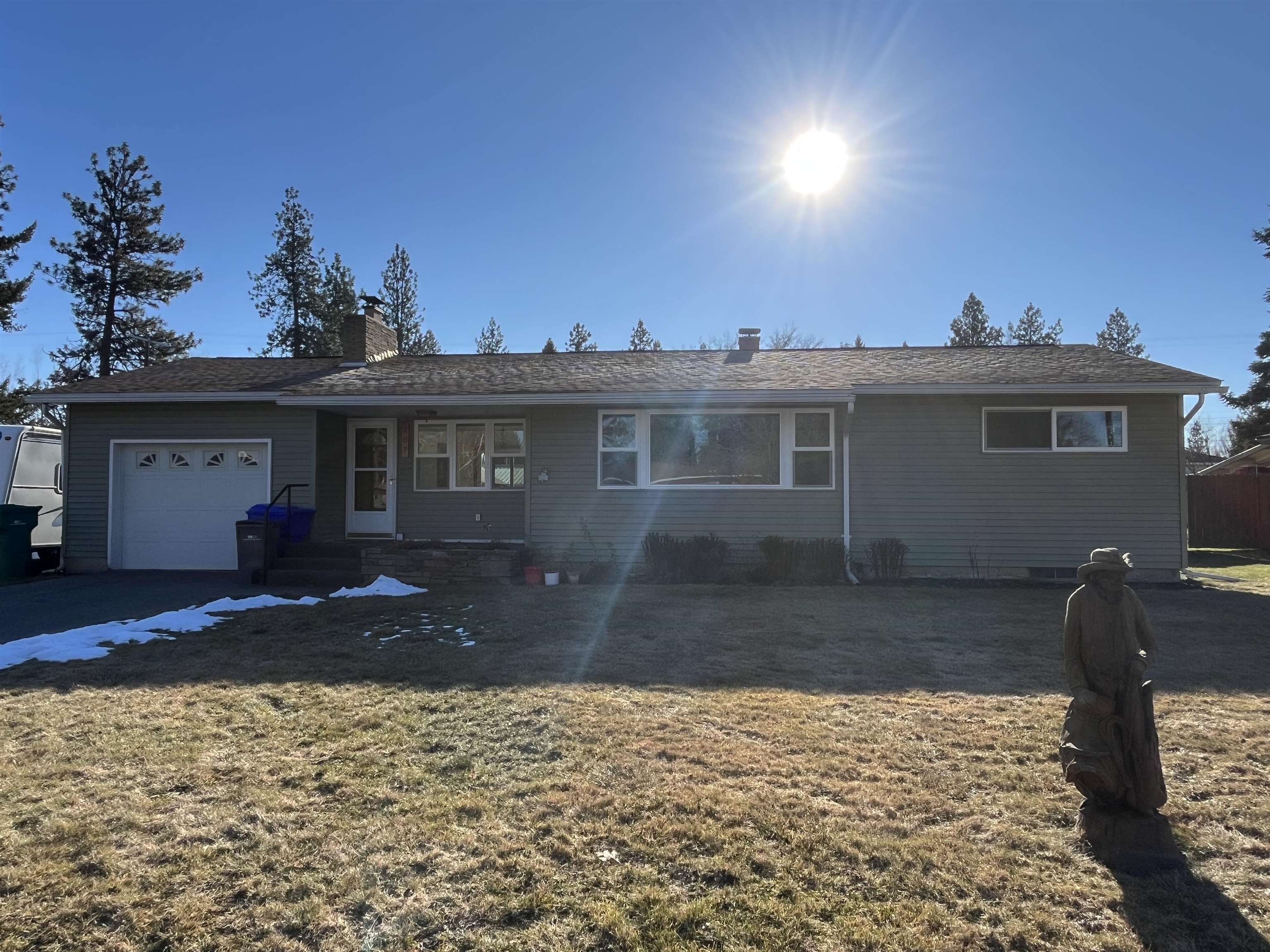 207 West Hoerner Avenue Spokane, WA 99218 - Photo 1 of 31