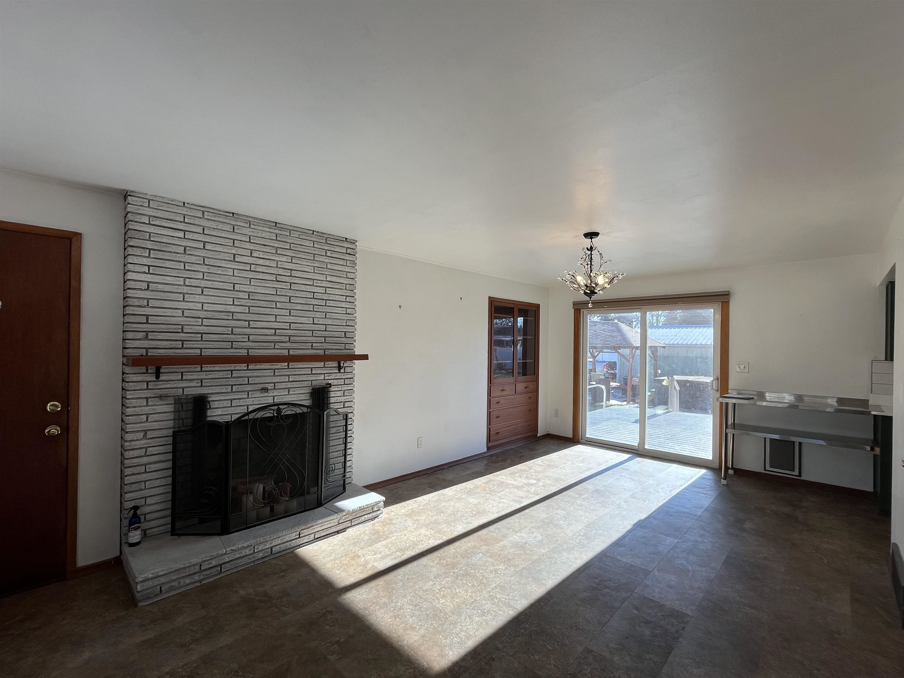 207 West Hoerner Avenue Spokane, WA 99218 - Photo 4 of 31