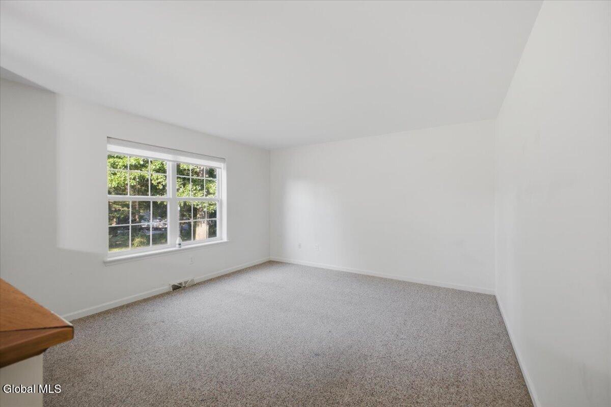 315 Consaul Road Colonie, NY 12309 - Photo 9 of 20 Living Room