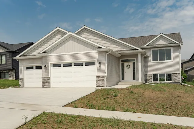 $469,900 | 1812 Brandt Drive Northeast, Byron, MN 55920