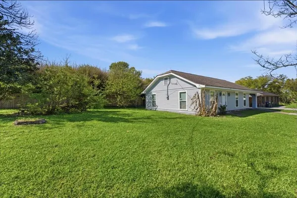 $1,450 | 3711 Lawrence Lane, Lake Charles, LA 70605
