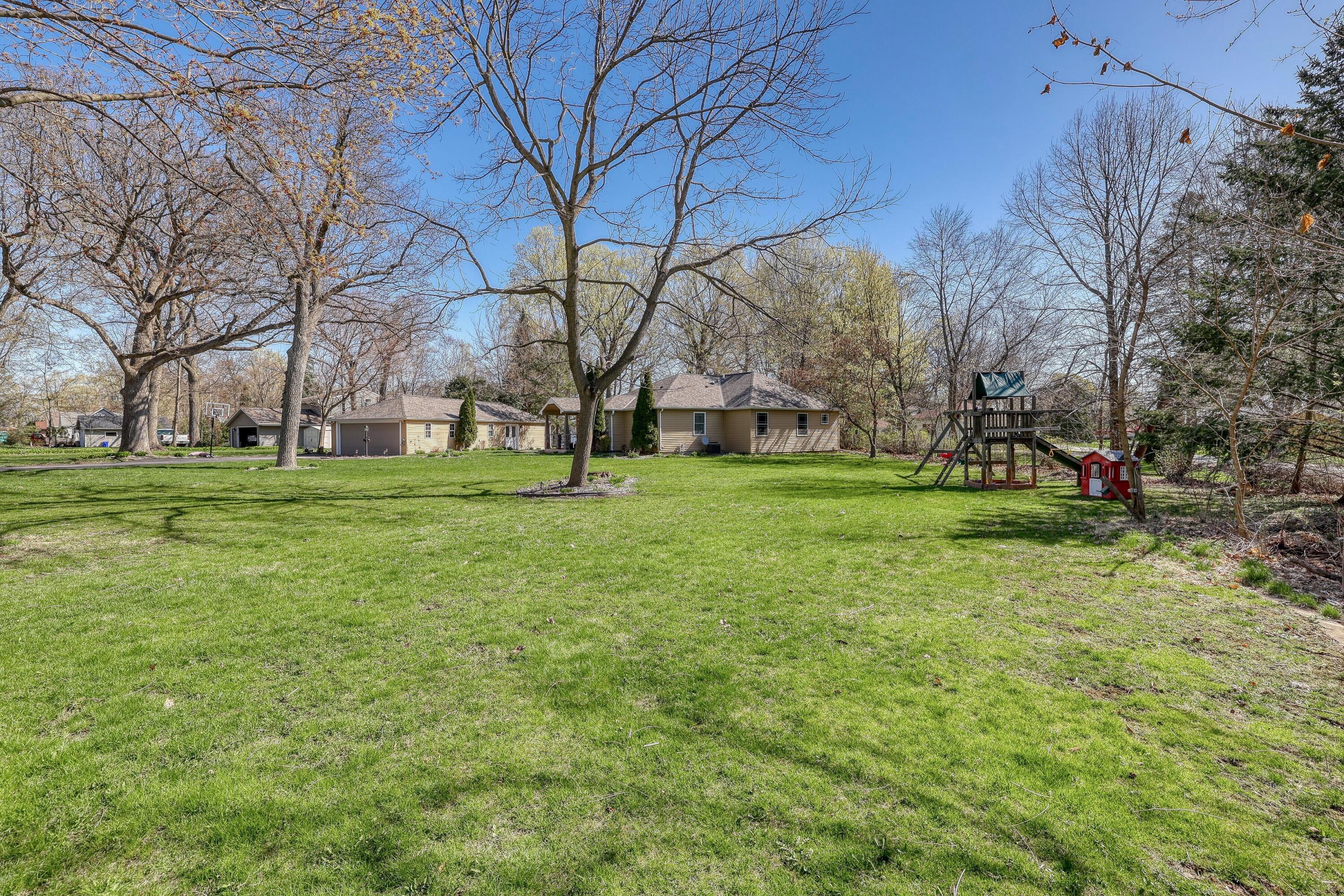 W347N6022 Rd I Oconomowoc, WI 53066 - Photo 43 of 45 44