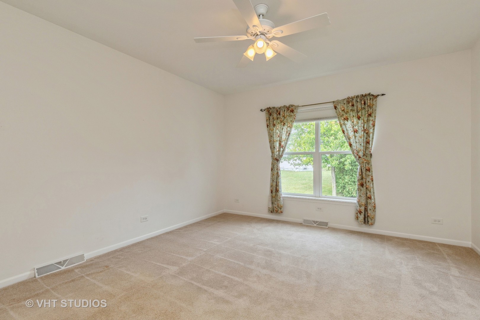 3421 Stretch Run Road Grayslake, IL 60030 - Photo 8 of 17 Gallery Image 8