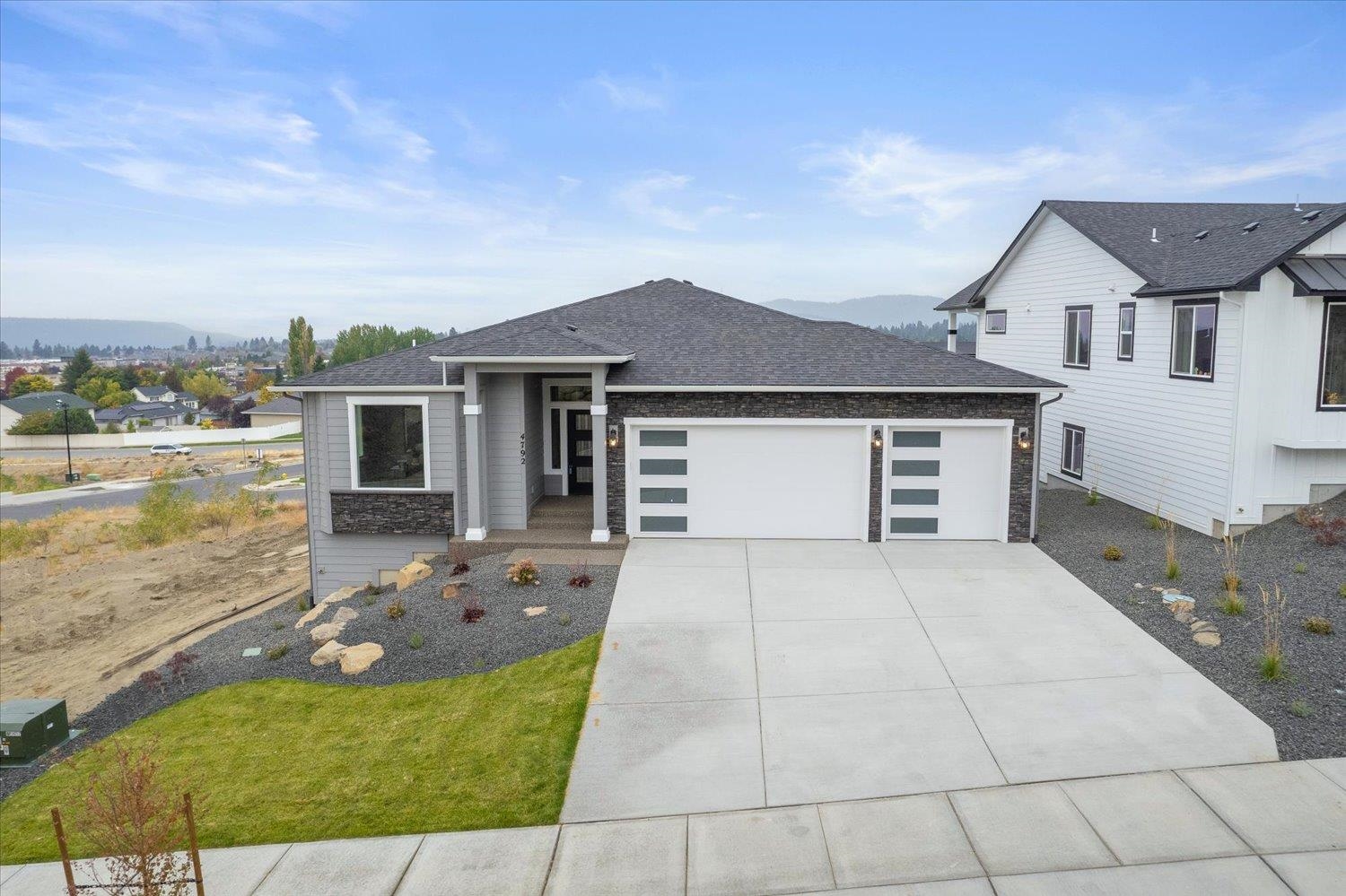 4792 West Derek Avenue Spokane, WA 99208 - Photo 3 of 50 Gallery Image 3