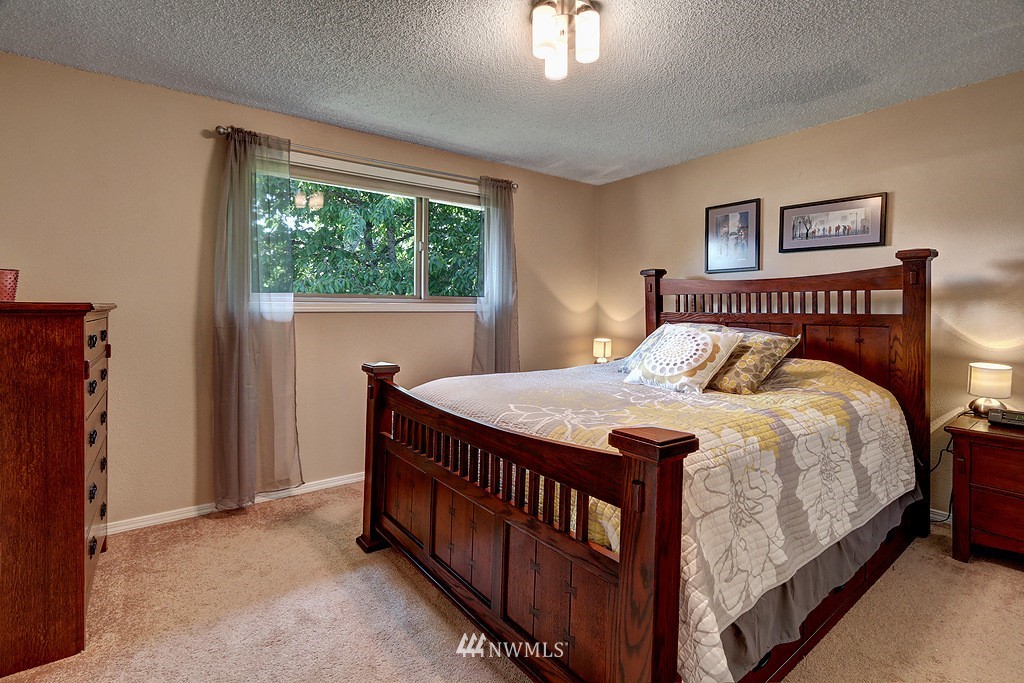 4319 Northeast 20th Street Renton, WA 98059 - Photo 11 of 18