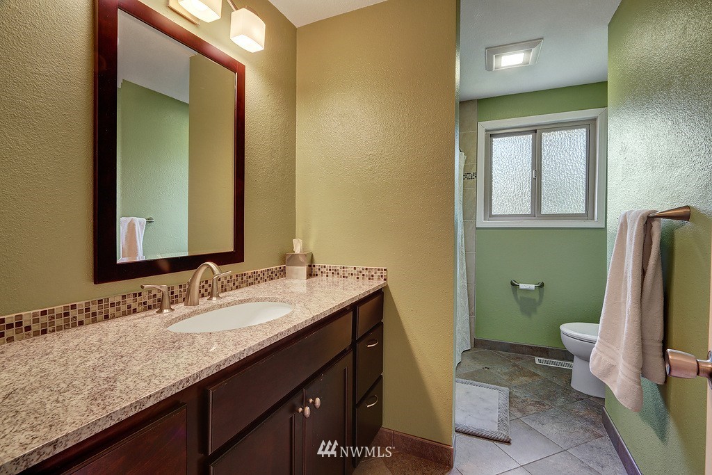 4319 Northeast 20th Street Renton, WA 98059 - Photo 8 of 18