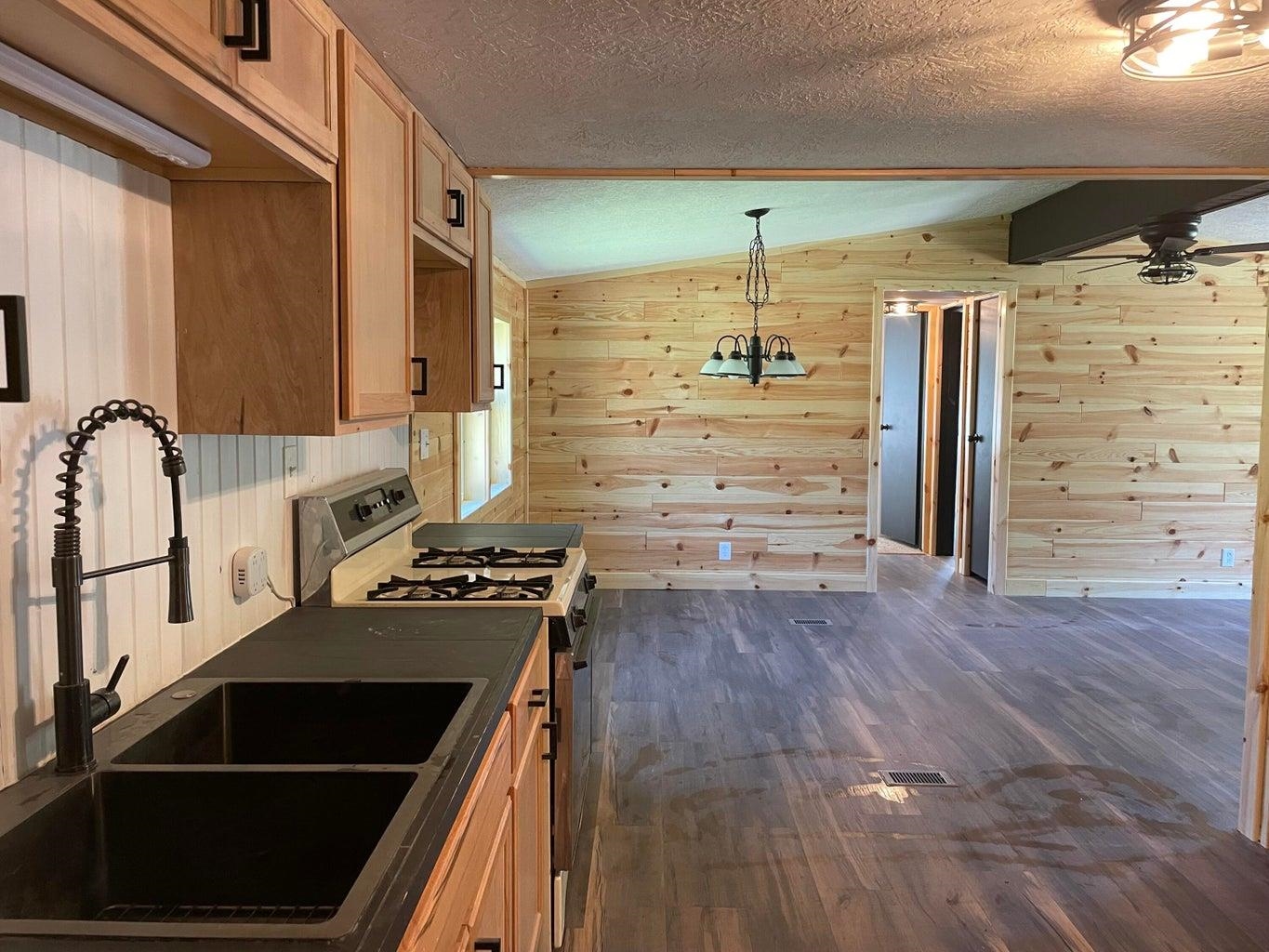 8700 North Higgins Lake Road Roscommon, MI 48653 - Photo 6 of 41 1923564-60cb6ec7-8c09-45d6-8745-10e1322af155.JPG
