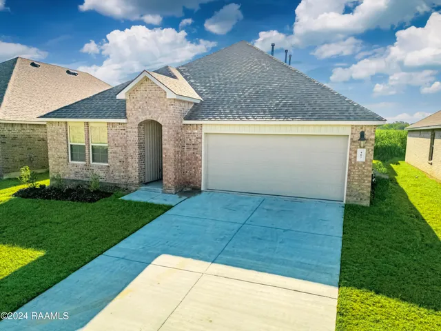 $4,500 | 407 Broussard Hl Drive, Broussard, LA 70518