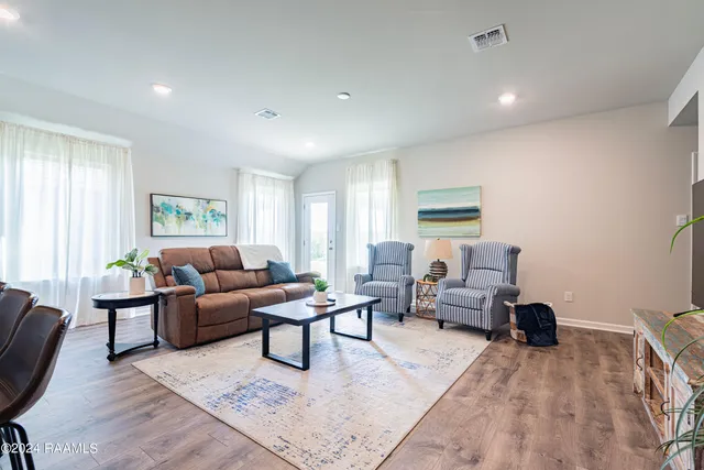 $4,500 | 407 Broussard Hl Drive, Broussard, LA 70518