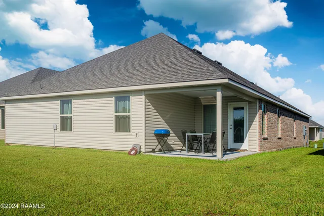 $4,500 | 407 Broussard Hl Drive, Broussard, LA 70518