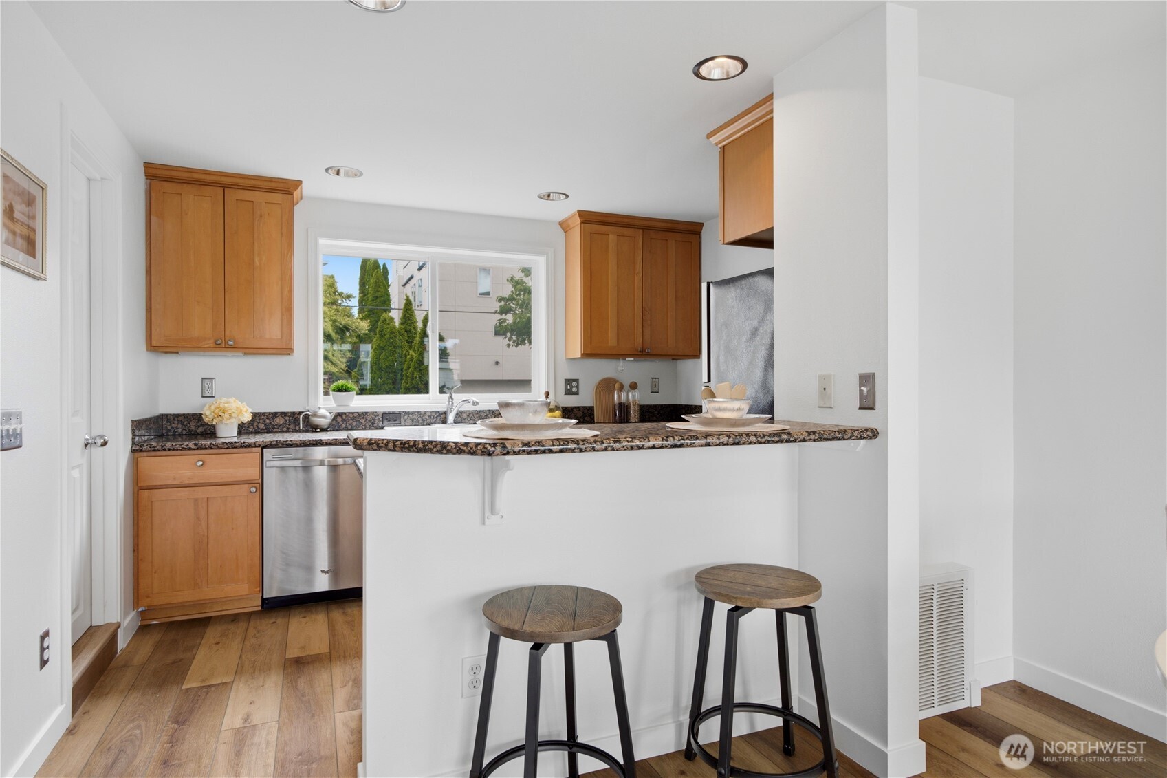 936 North 35th Street, Unit E Seattle, WA 98103 - Photo 12 of 25