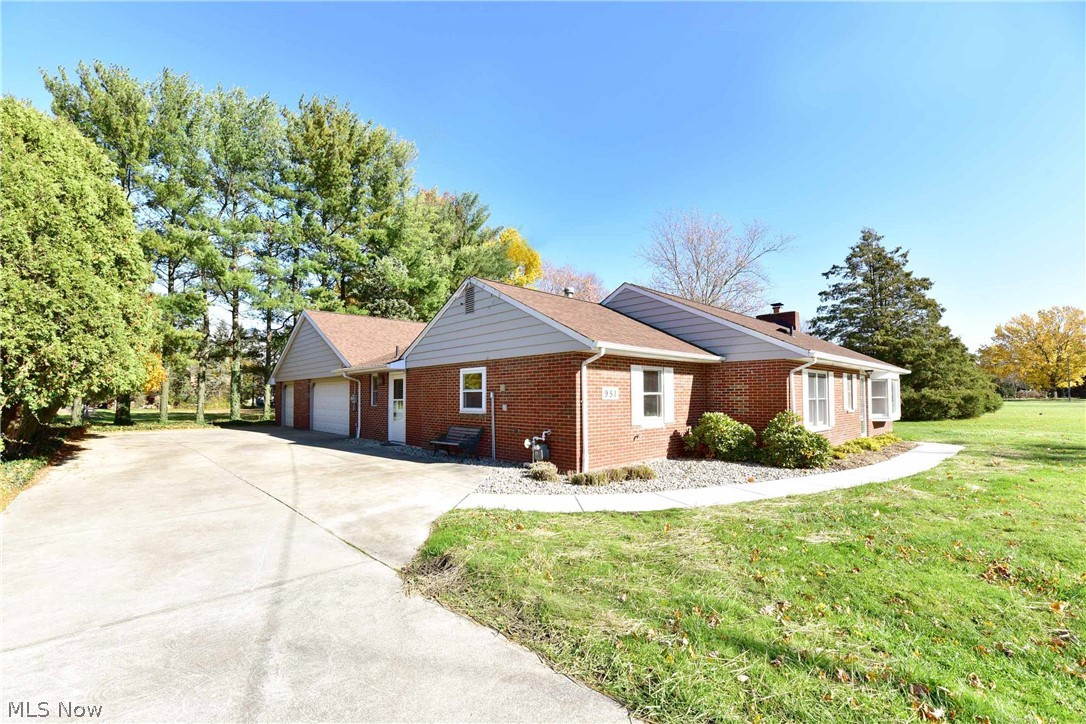 951 Ledge Road Macedonia, OH 44056 - Photo 2 of 34 Gallery Image 2