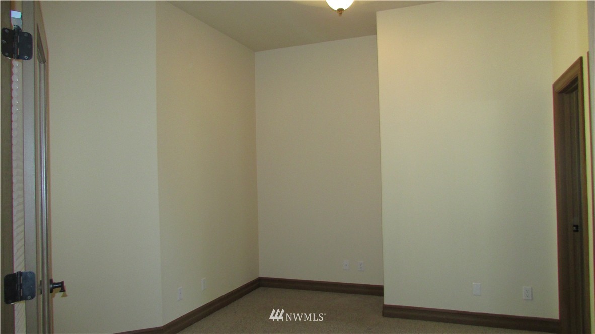 3008 Valley Road Northeast Moses Lake, WA 98837 - Photo 12 of 25 Gallery Image 12