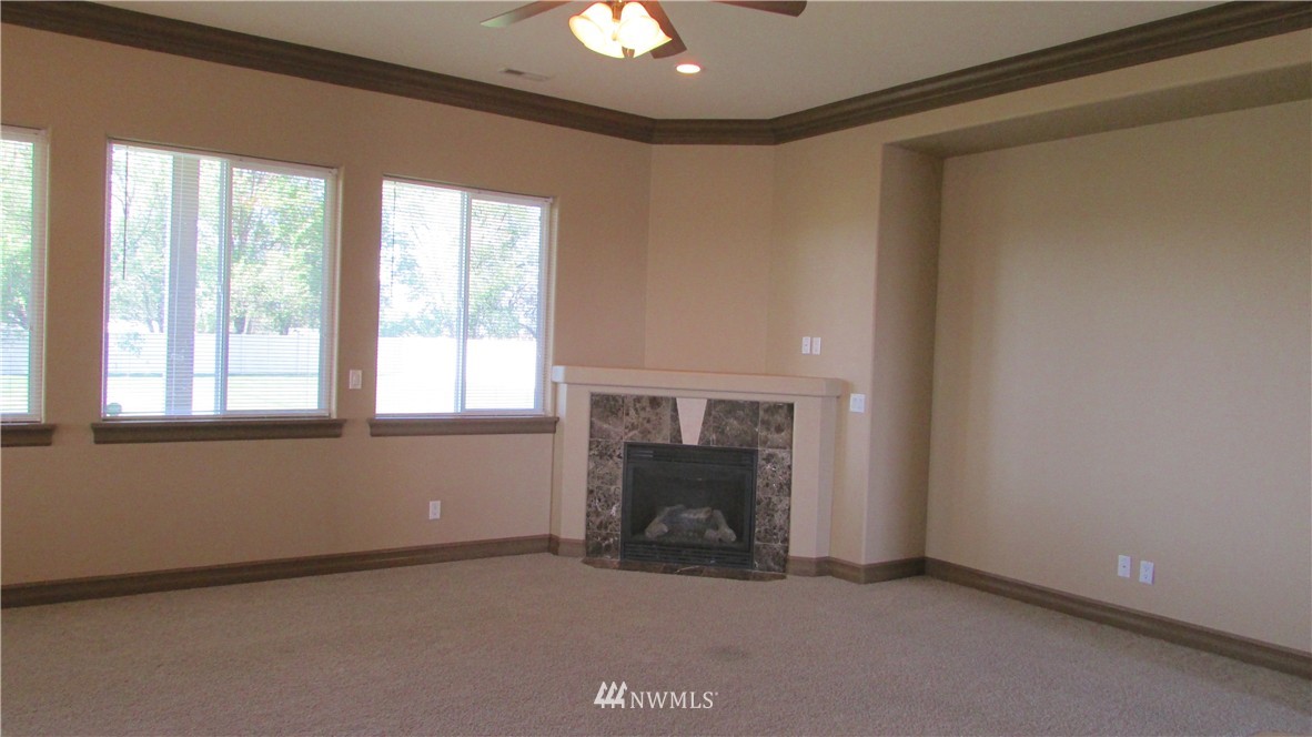3008 Valley Road Northeast Moses Lake, WA 98837 - Photo 3 of 25 Gallery Image 3